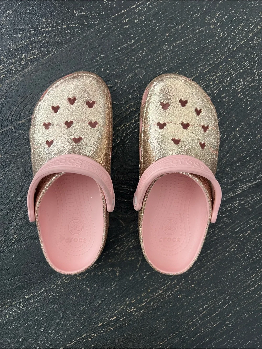 CROCS Woman’s Rose Pink Glitter Clogs with Heart Cutouts - Picture 1 of 5